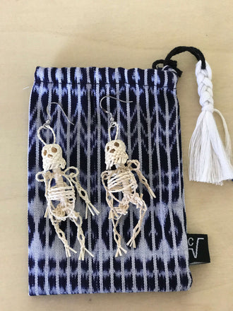 Pendientes de esqueleto