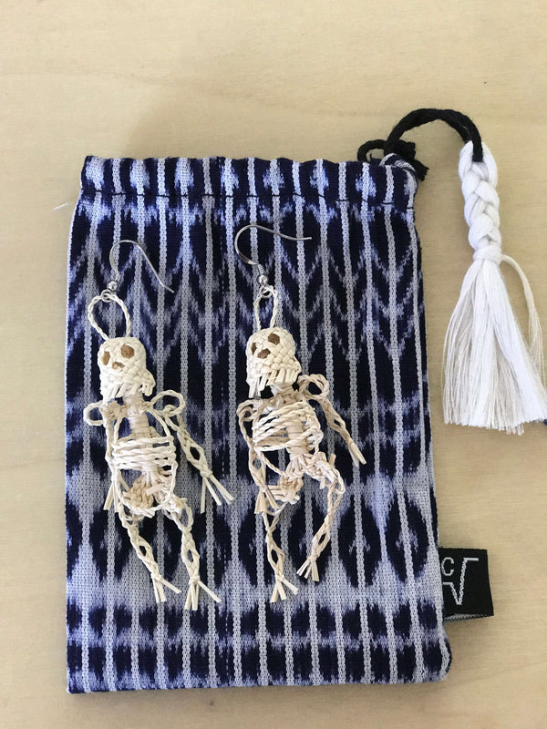 Pendientes de esqueleto